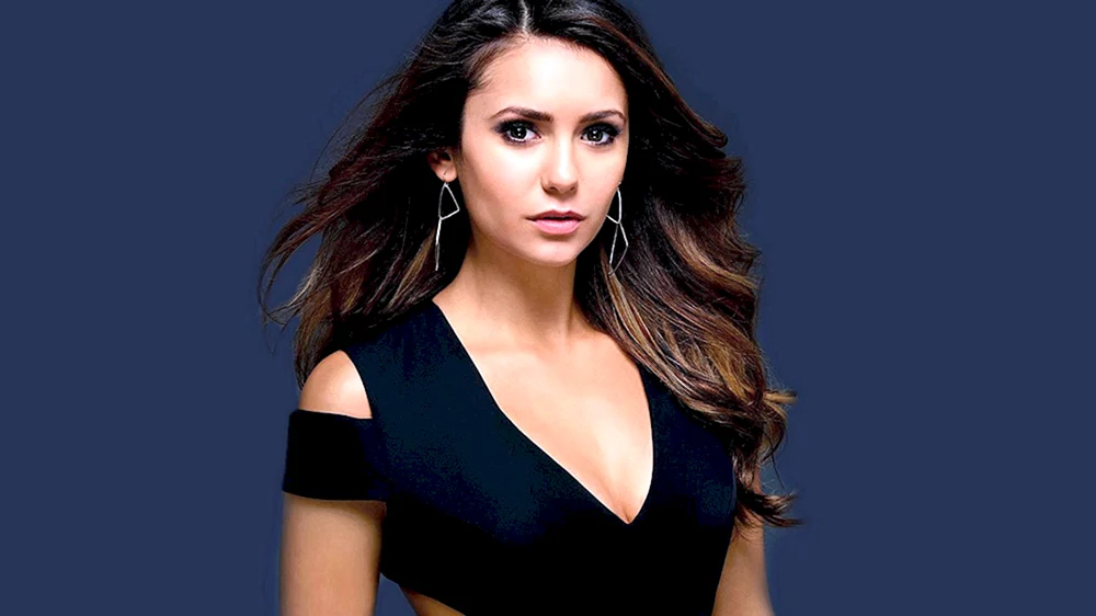 Nina Dobrev