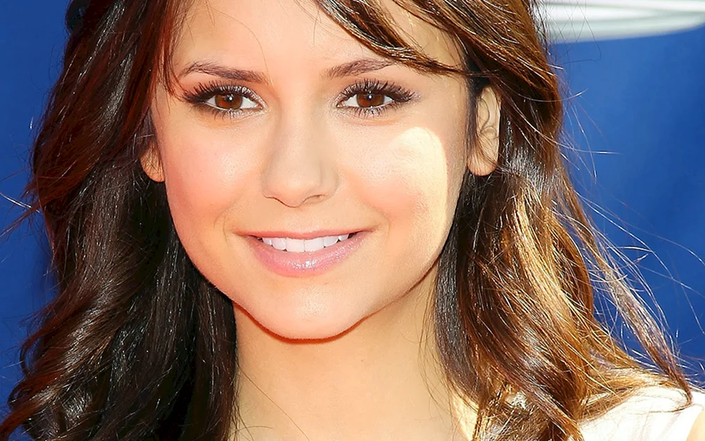 Nina Dobrev 2023