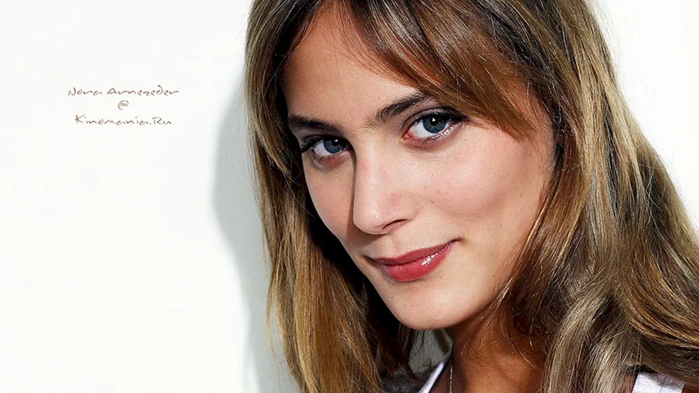 Nora Arnezeder Foto