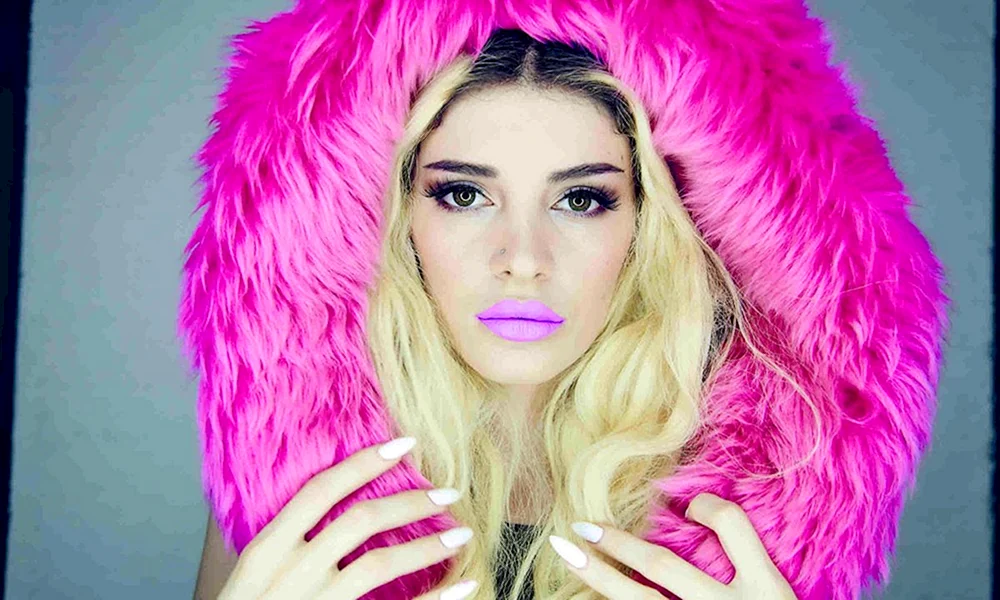 Nora Istrefi