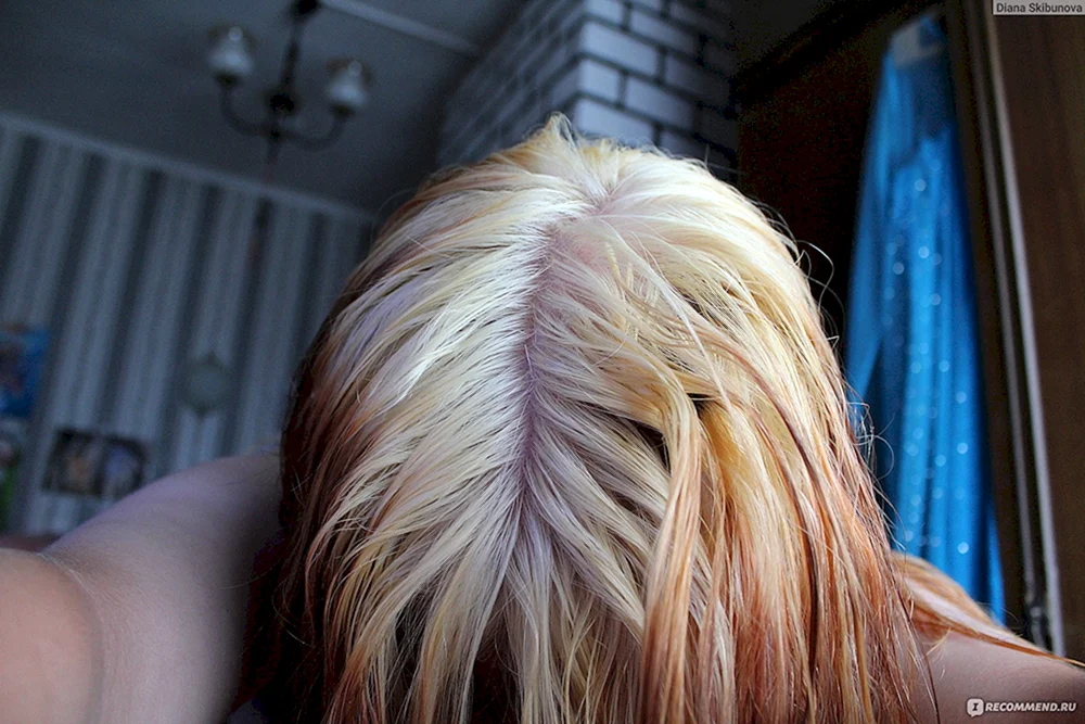 Tönen der Haare in einen roten Farbton