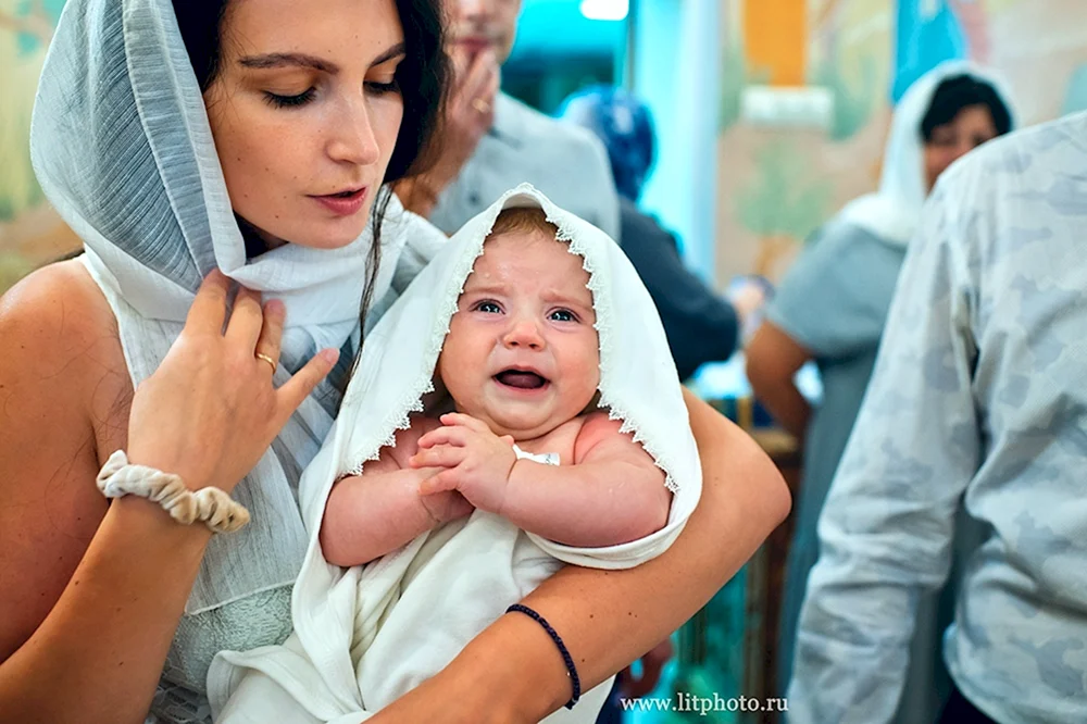 Gottesmutterlook für die Babytaufe