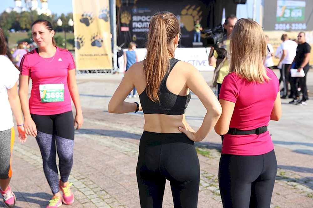 Hautenge Leggings in der Schule