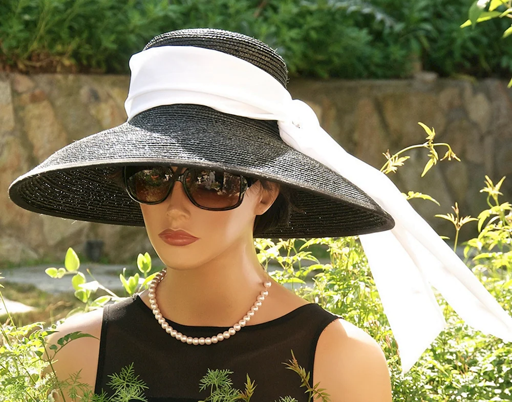Audrey Hepburn Hut