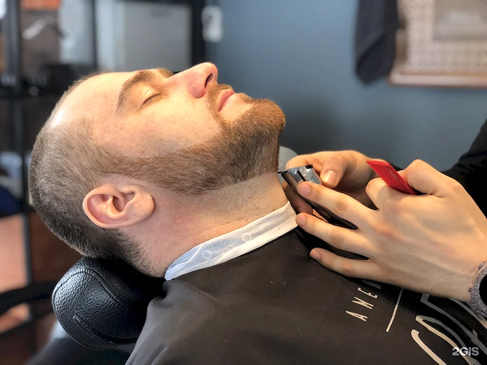 Millimeter Haare auf dem Kopf