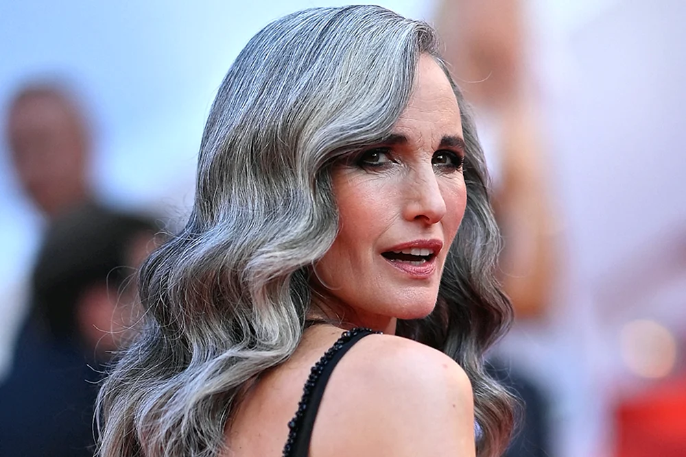 Daphne Hicks Graues Haar