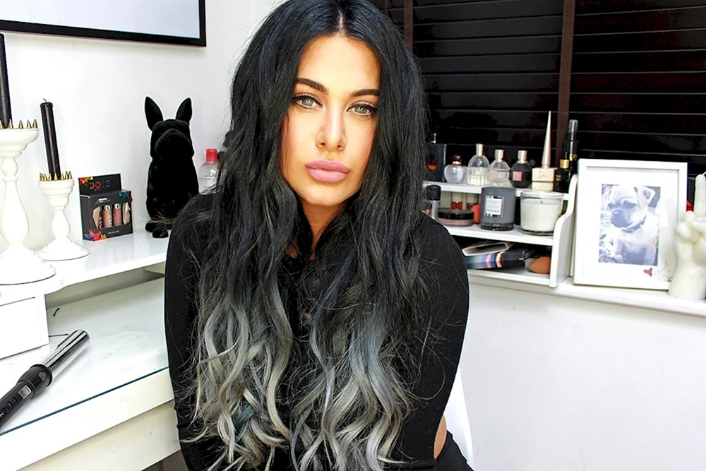 Ombré Haarfarbe auf schwarzem Haar