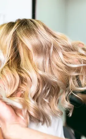 Haarfärbung im Salon