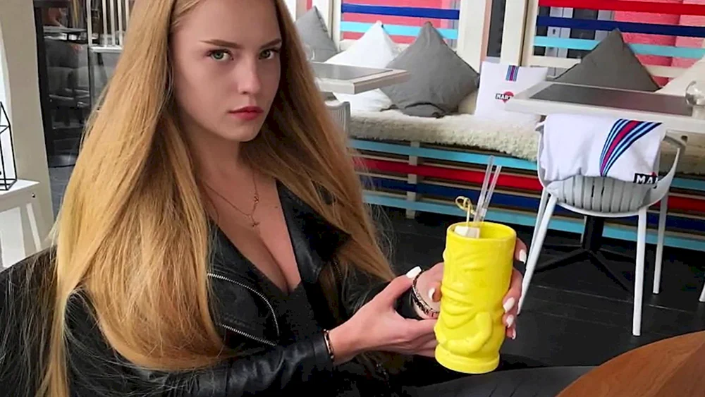 Oksana Neveselaya Oksana Saldyrkina