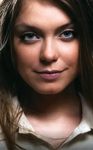 Oksana Pochepa Shark