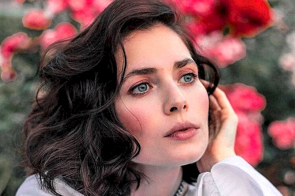 Yulia Snegir Schauspielerin