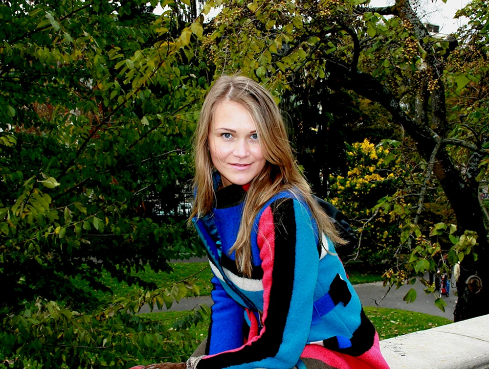 Olga Lukyanova Auto-Bloggerin