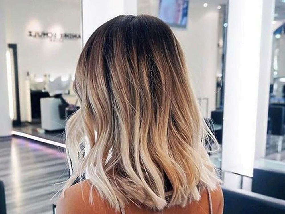 Sheggie Balayage auf dunkler Kare