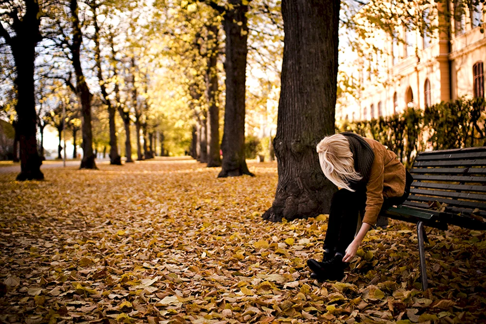 Herbstliches Fotoshooting auf der Bank