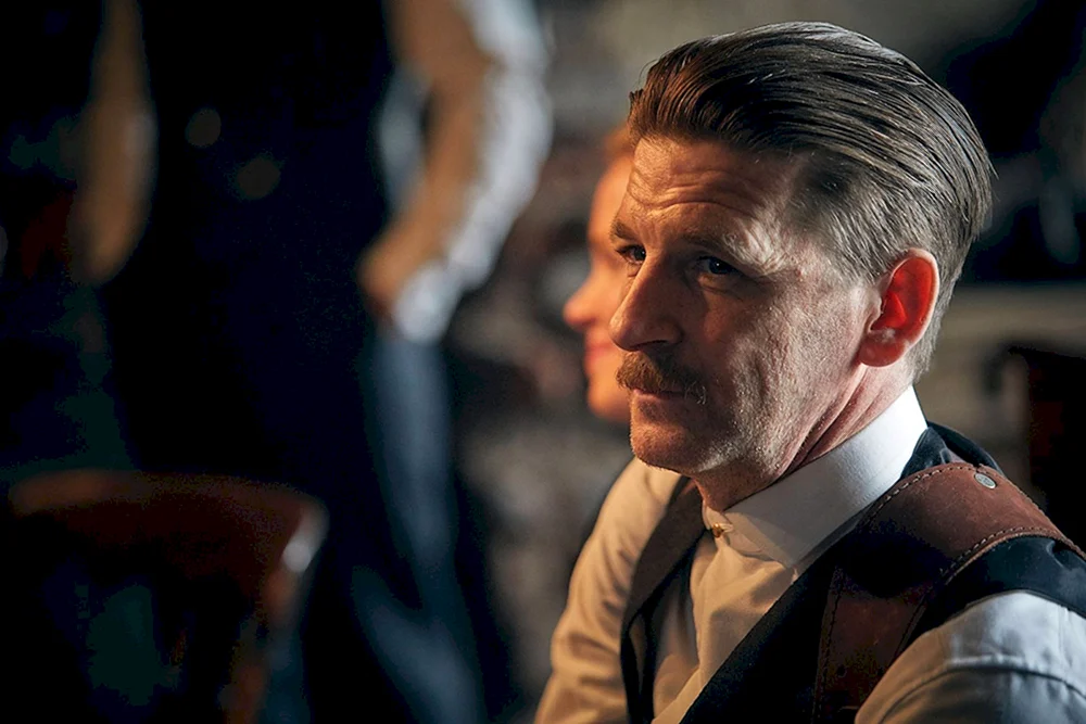 Scharfe Visiere Arthur Shelby Haarschnitt