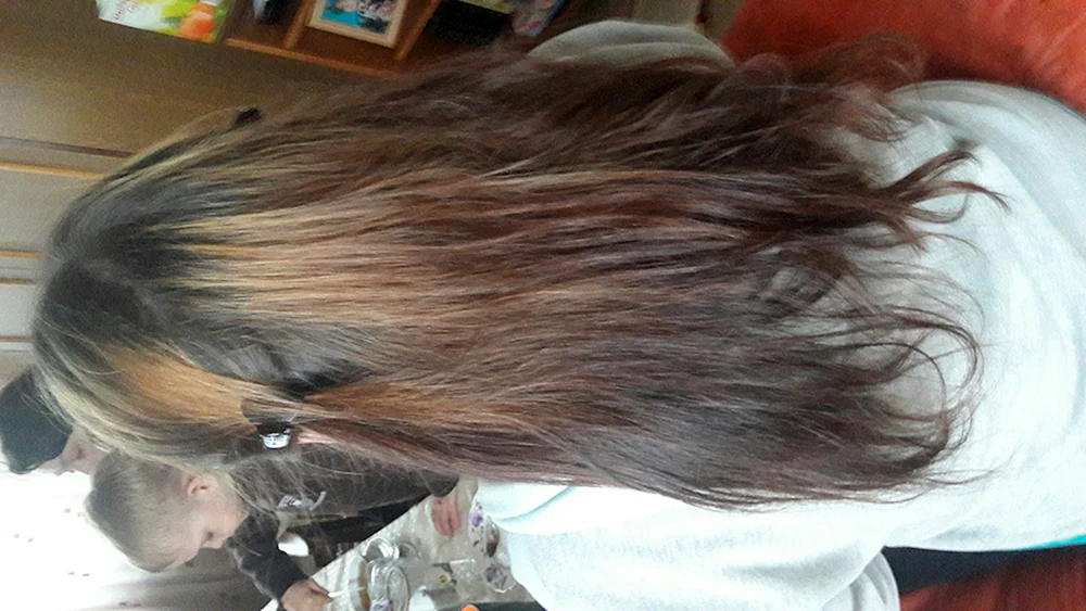 ausgewachsene blonde Haare