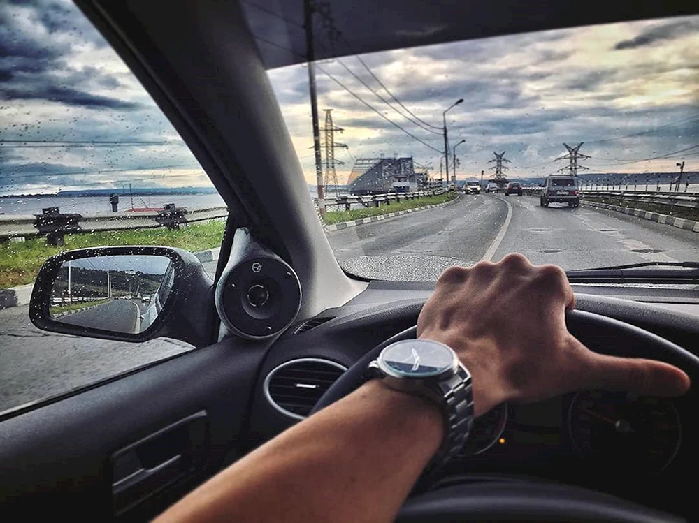 Männer im Auto