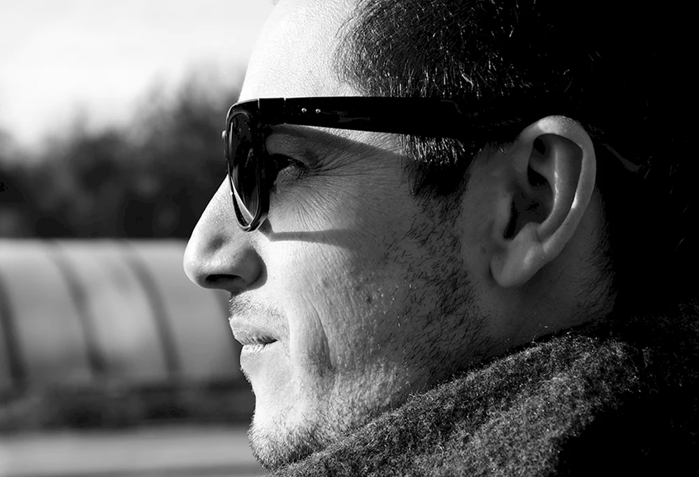 Mann mit Brille
