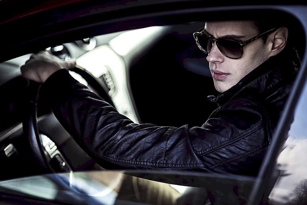 Parker mit Brille