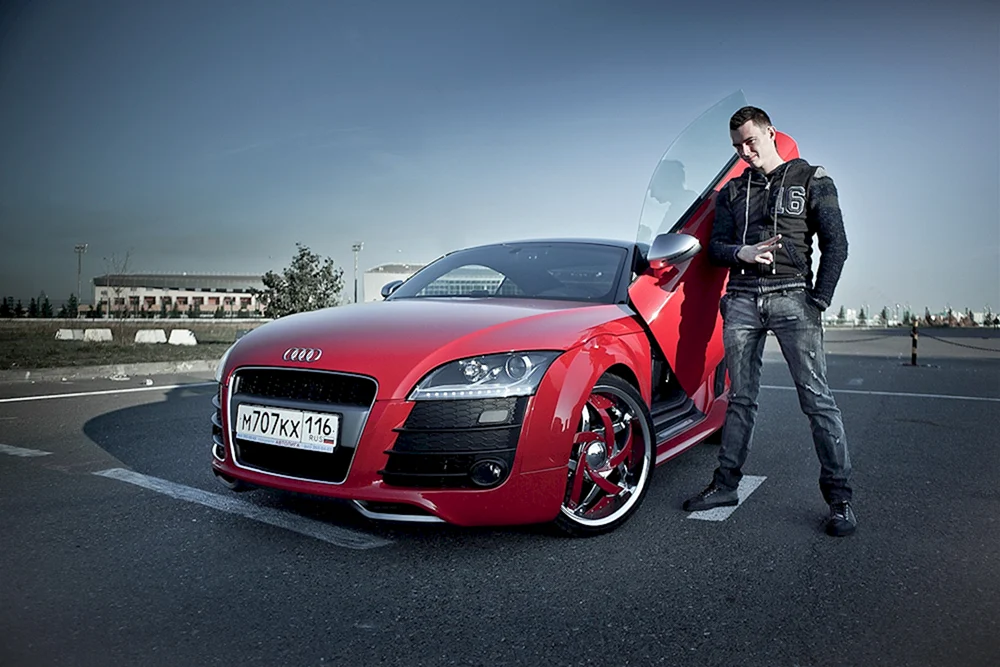 Mann im Auto