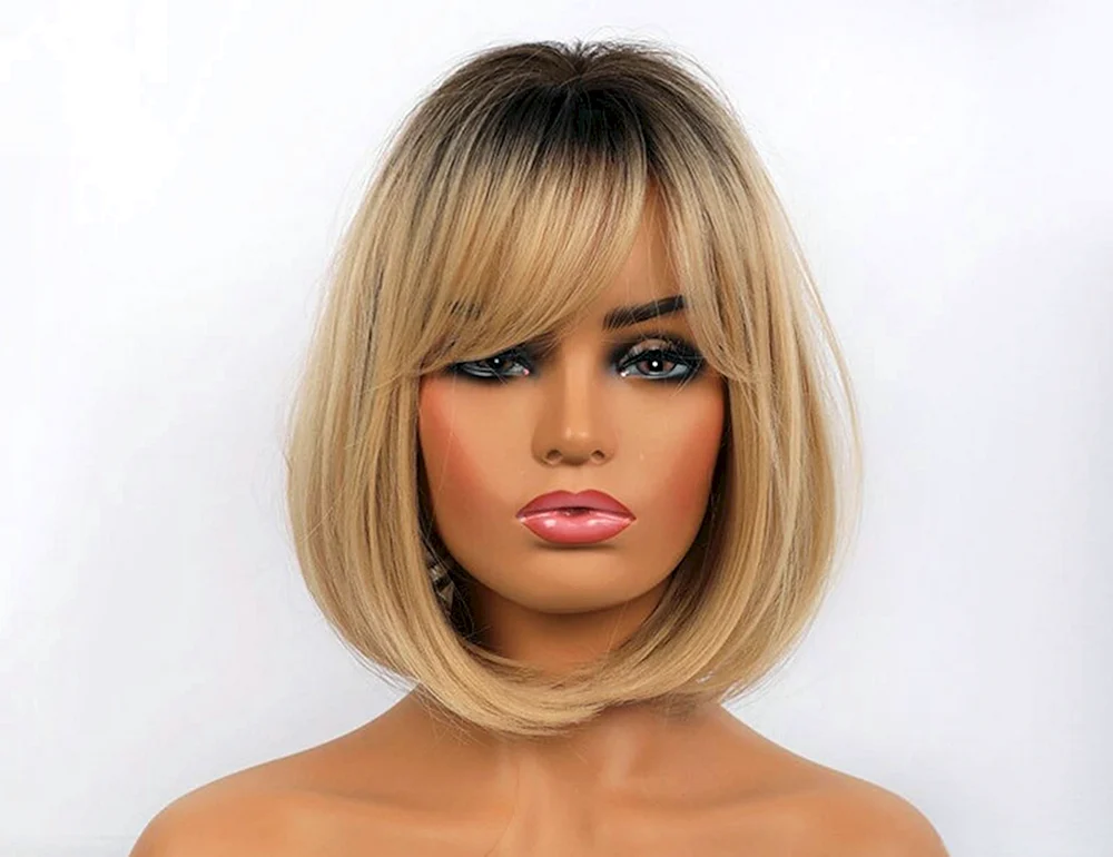 Kim Kardashian blond
