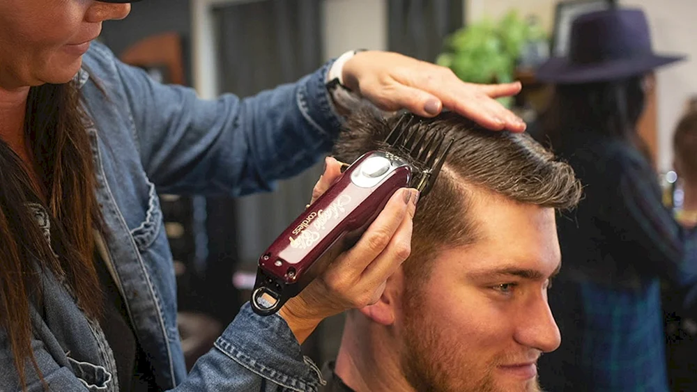 Blue Screen Friseur für Vollgesicht