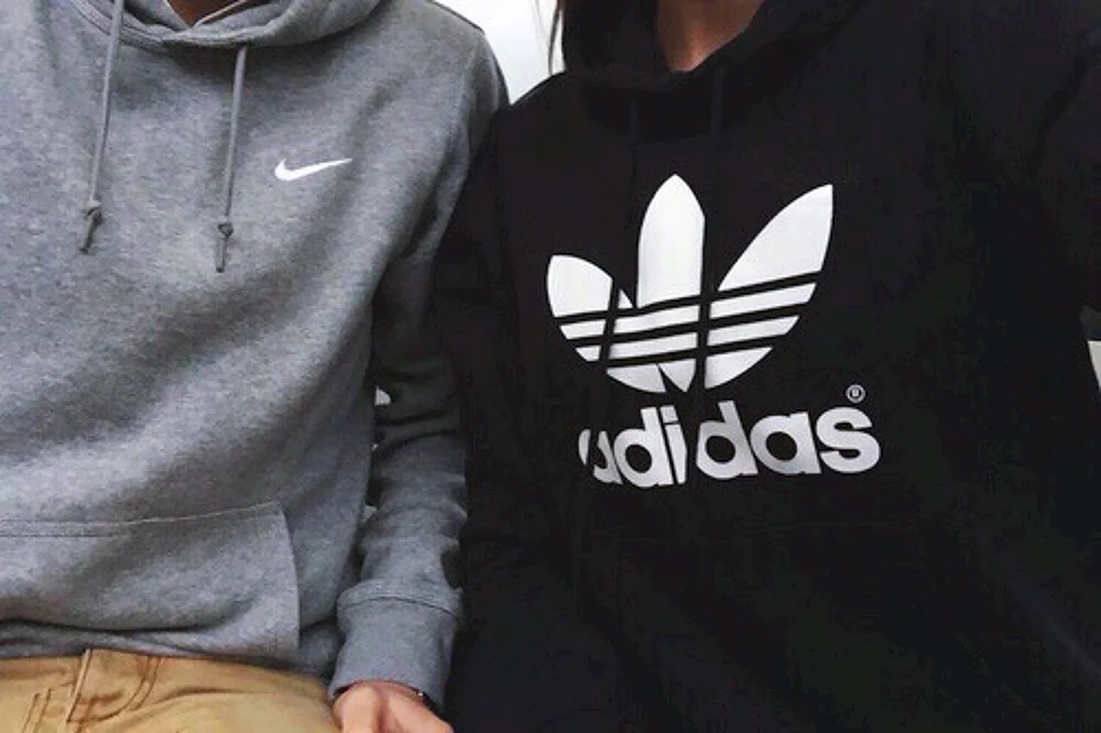 Paare in adidas