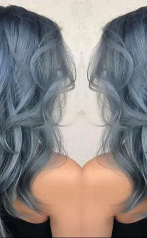 Aschblaues Haar
