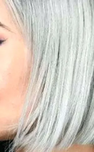 Aschige abgestufte Blondierung