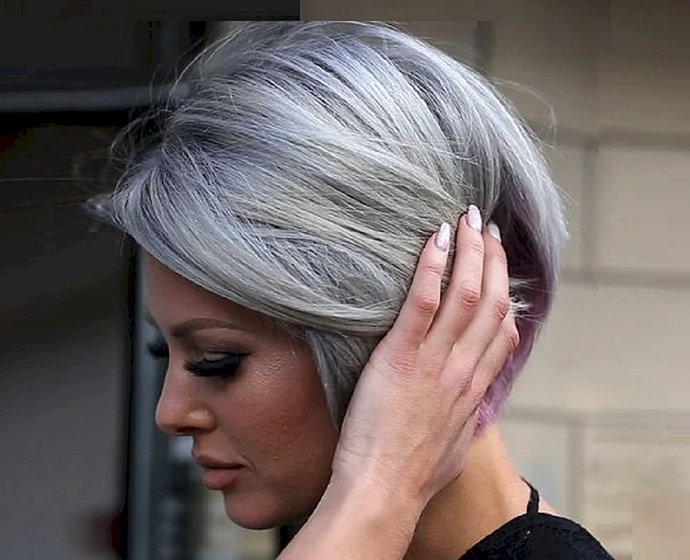 Yulia Kostyushkina Pixie-Haarschnitte für Großmütter