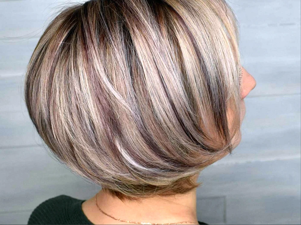 Graue Haare färben für Frauen