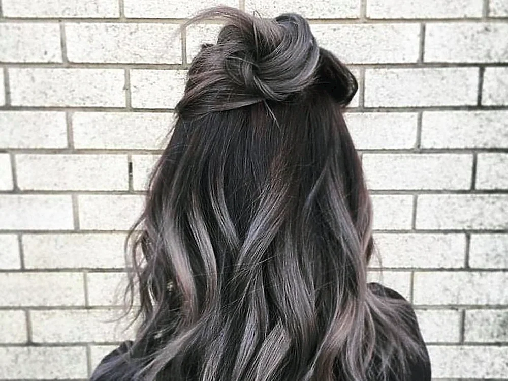 Pepel Ombré auf dunklem Haar 2021