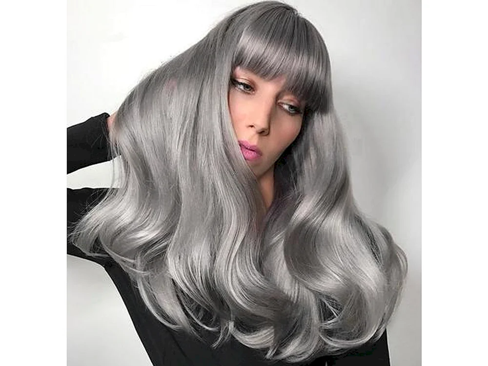 Schöne Asche Haarfarbe
