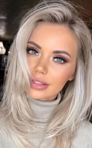 Aschig total blond kare