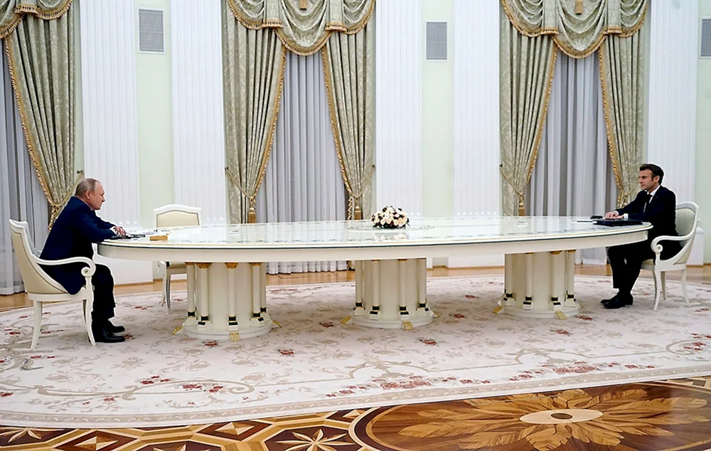 Putin und Macron sprechen über 2022