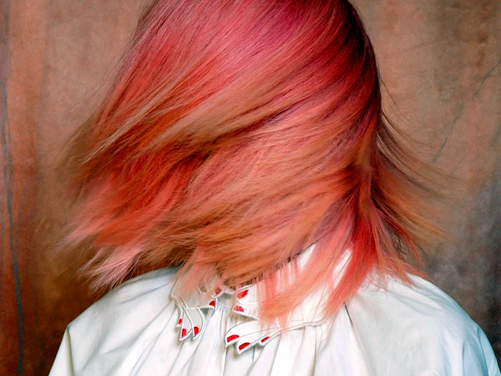 Pfirsichrosa Haar