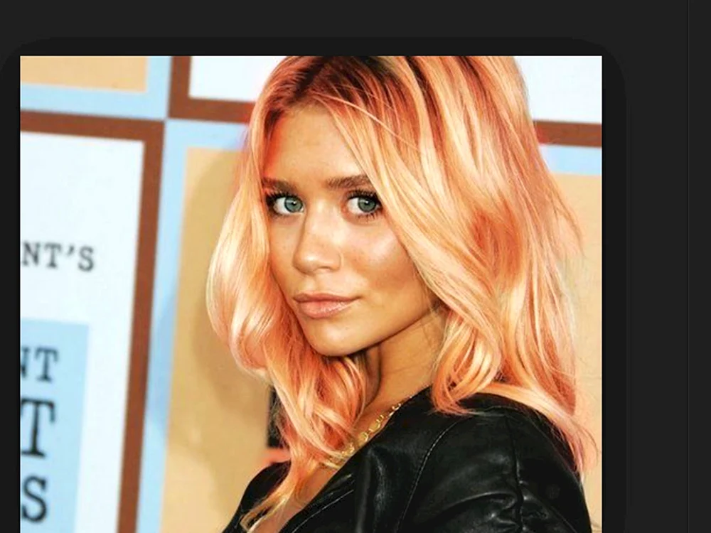 Pfirsichblonde Haarfarbe