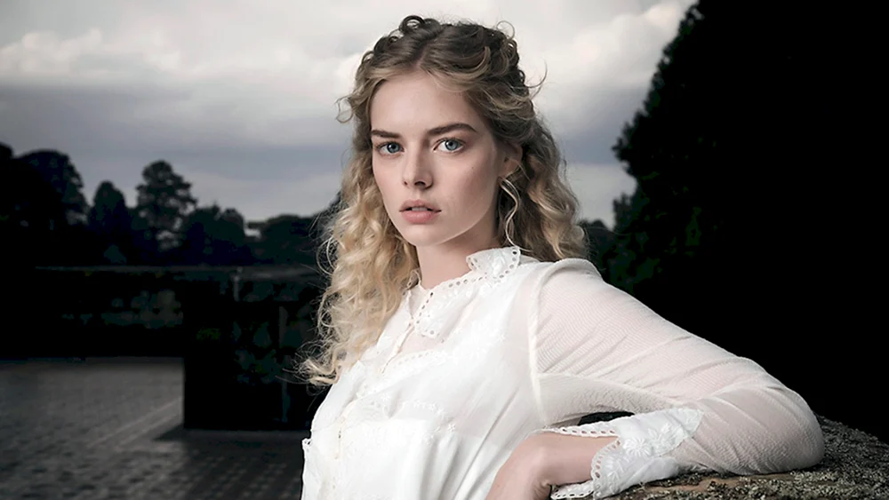 Samantha Weaving