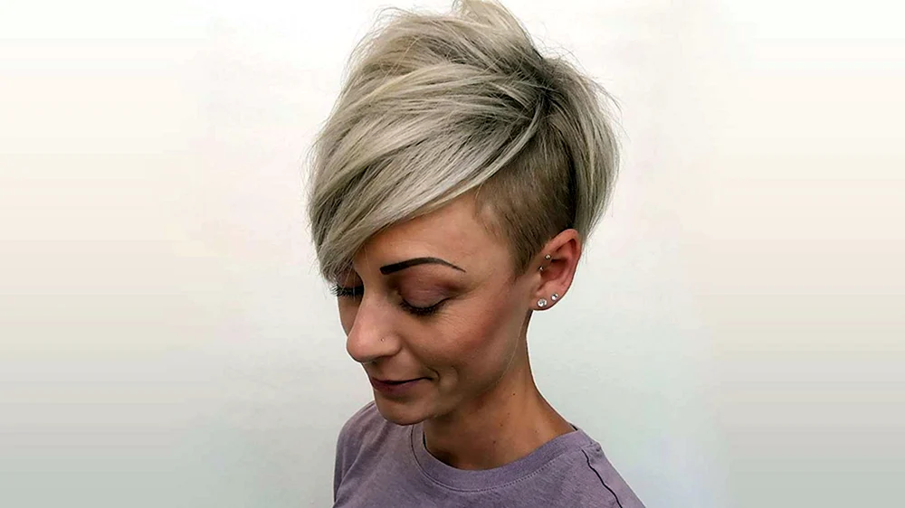 Pixie Undercut 2021