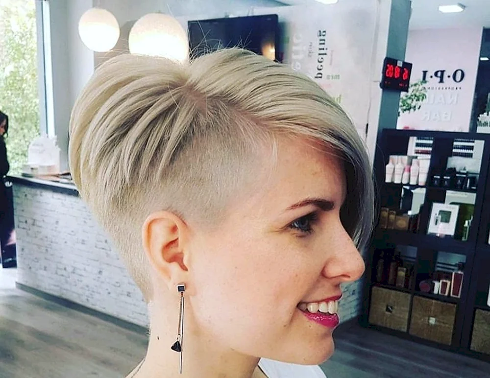 Andercut Bob Haarschnitt für Frauen