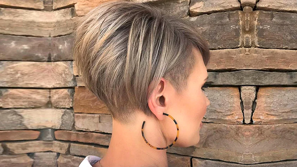 Bob kare Pixie mit Asymmetrie