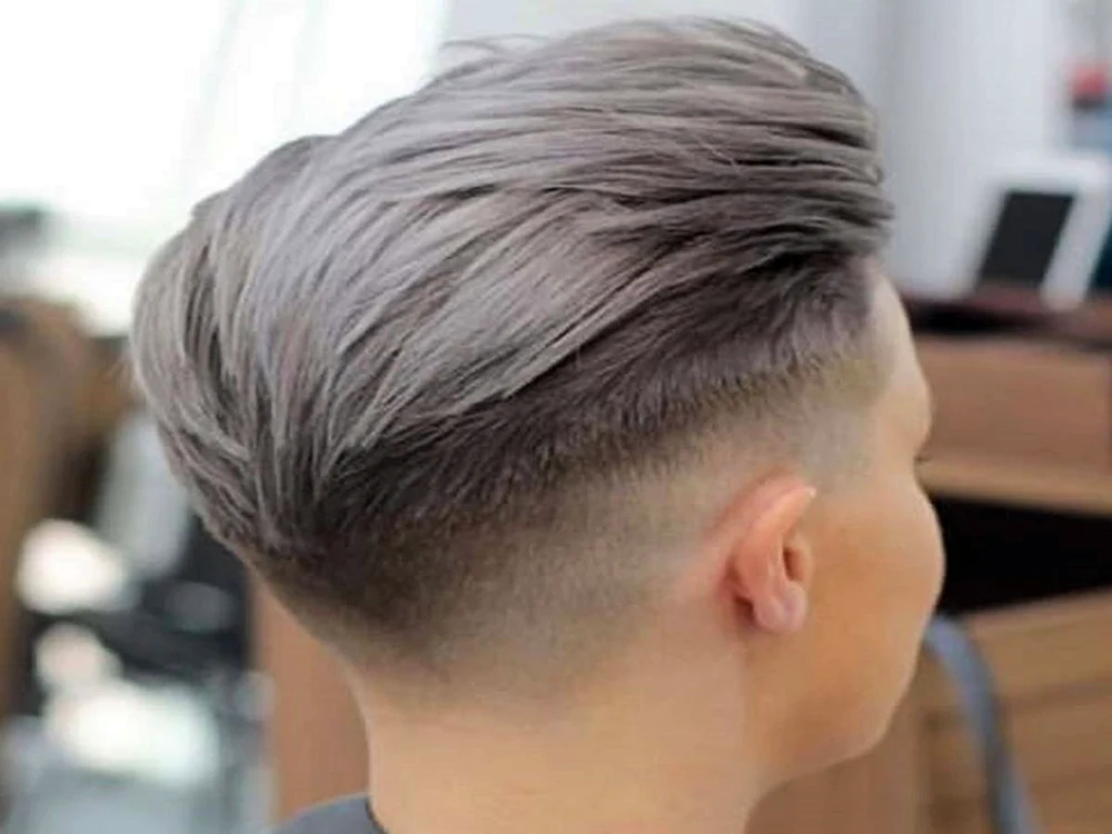Pixie Undercut Aschefärbung