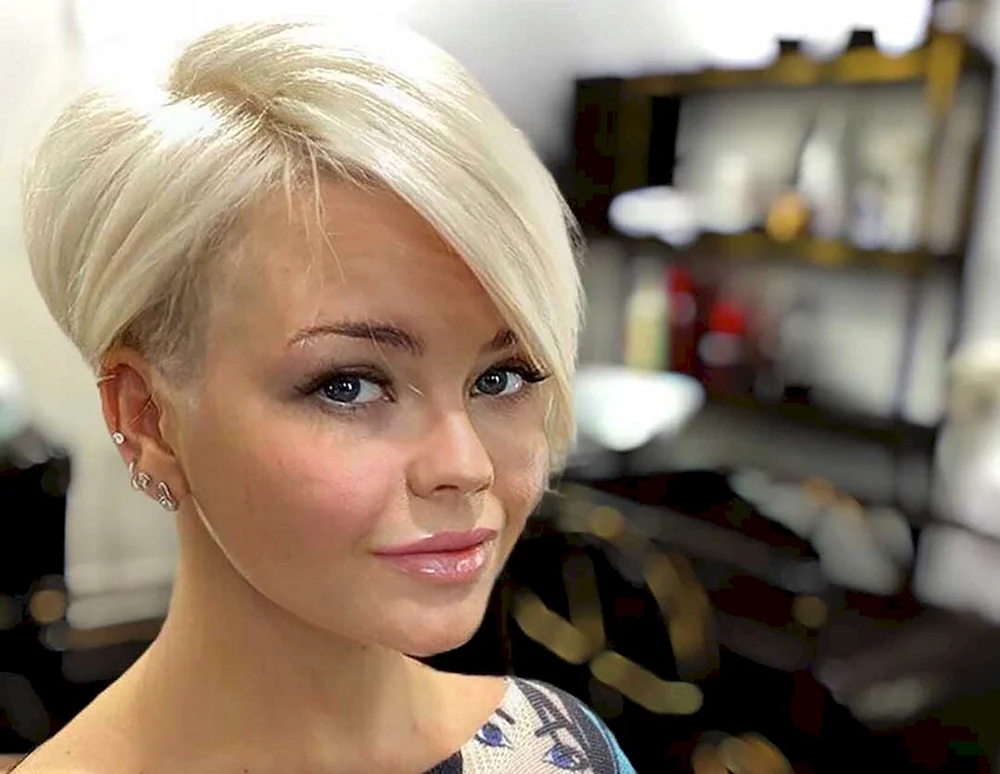 Pixie Bob für rundes Gesicht