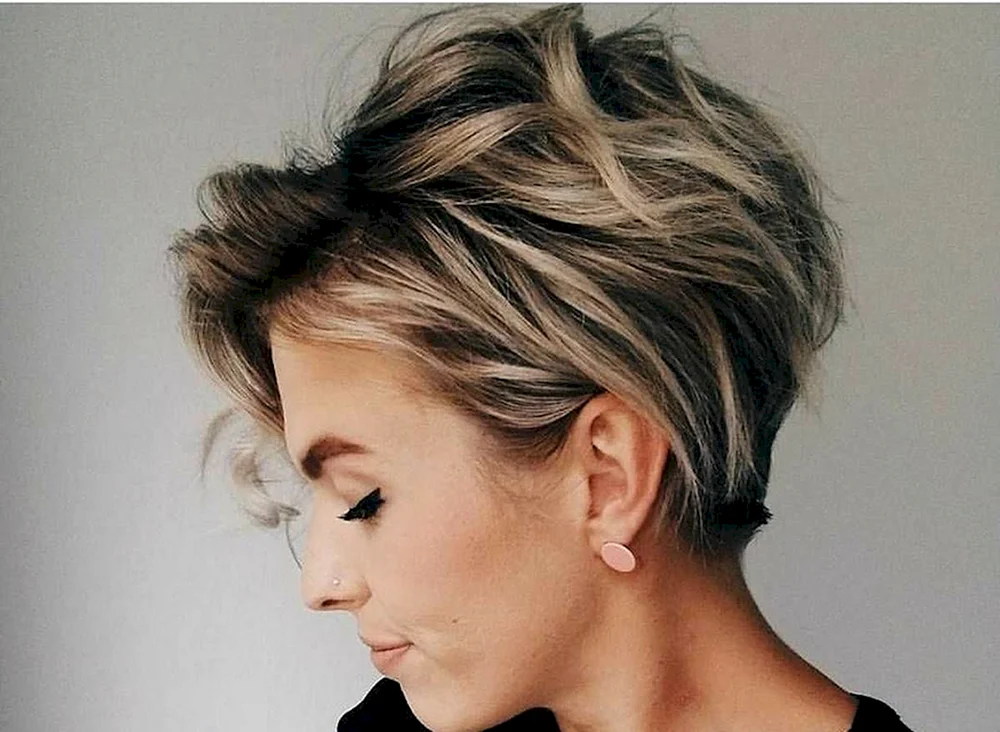 Langer Pixie Haarschnitt