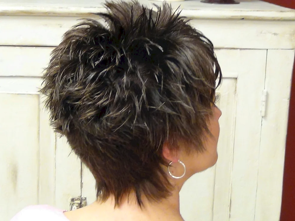 Pixie Cascade Bob-Garson oder Graduated Bob.
