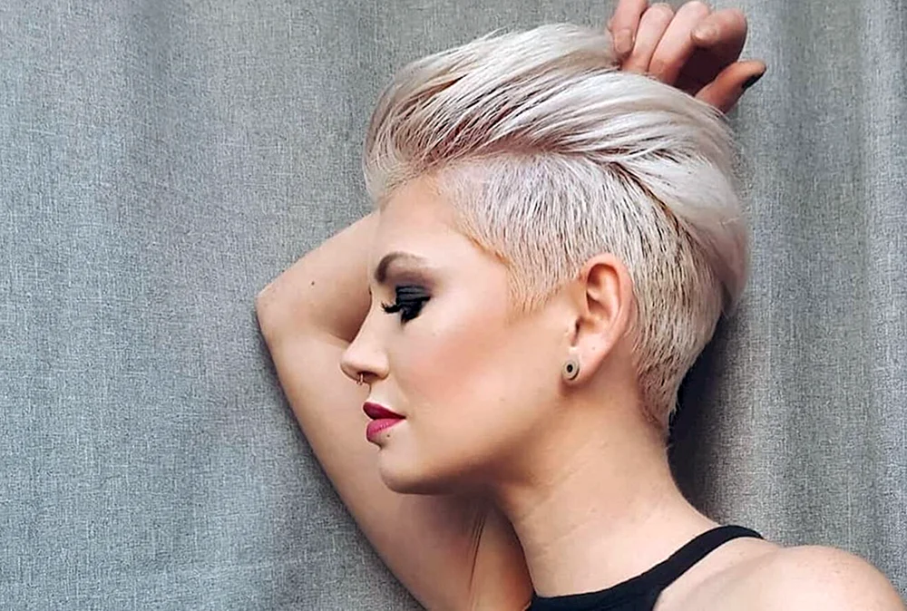 Pixie undercat bob