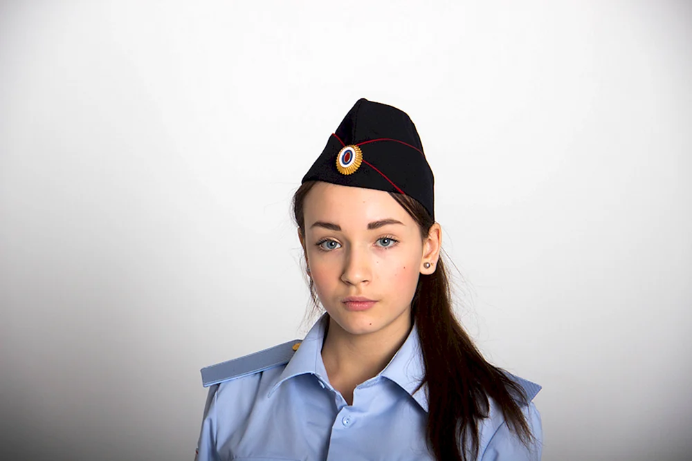 Frau in Polizeiuniform Polizeiuniform