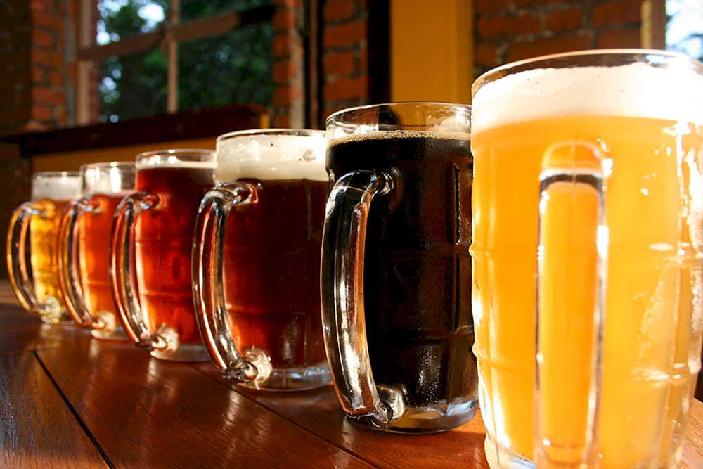 Viele Biersnacks Bier