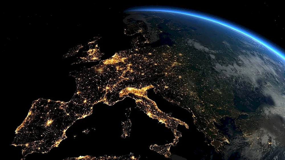 Europa bei Nacht aus dem Weltraum