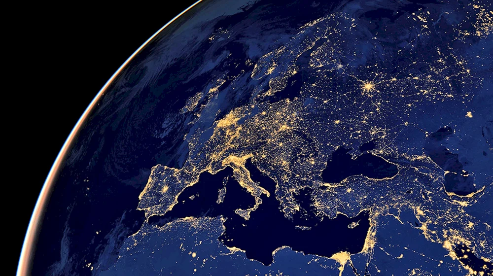 Europa aus dem Weltraum bei Nacht